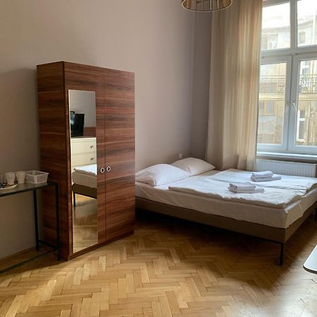 Apartament Gold Jasmine Apartment Krakow Luaran gambar